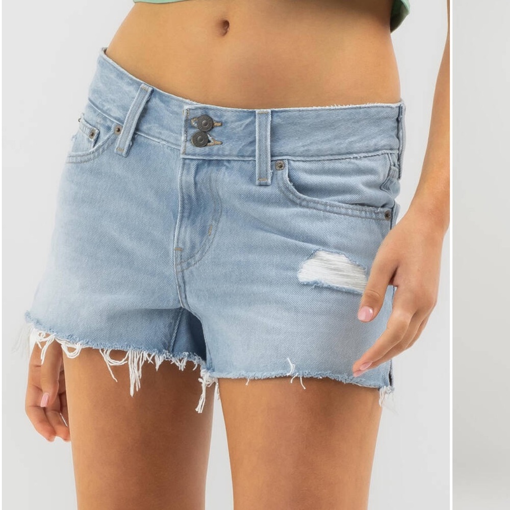 Levi’s Superlow Shorts
